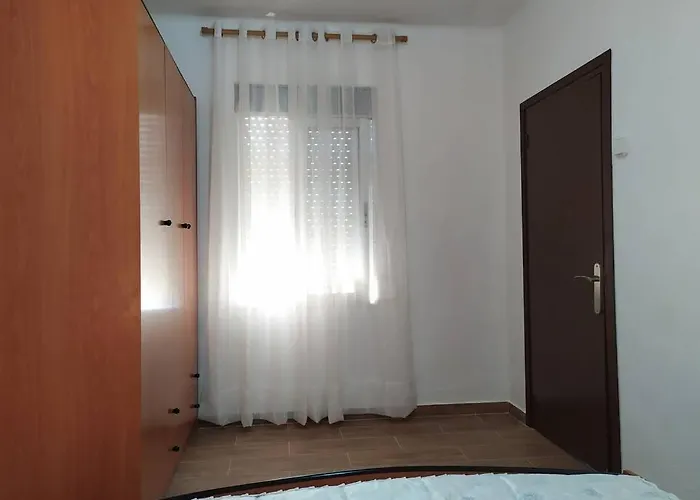 Una Llar Amb Vista A L\'Ampolla